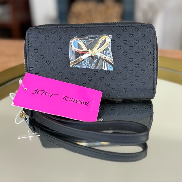 Betsey Johnson Black Zip Around Wristlet Wallet XOKARA with Gold Bow - Picture 8 of 8